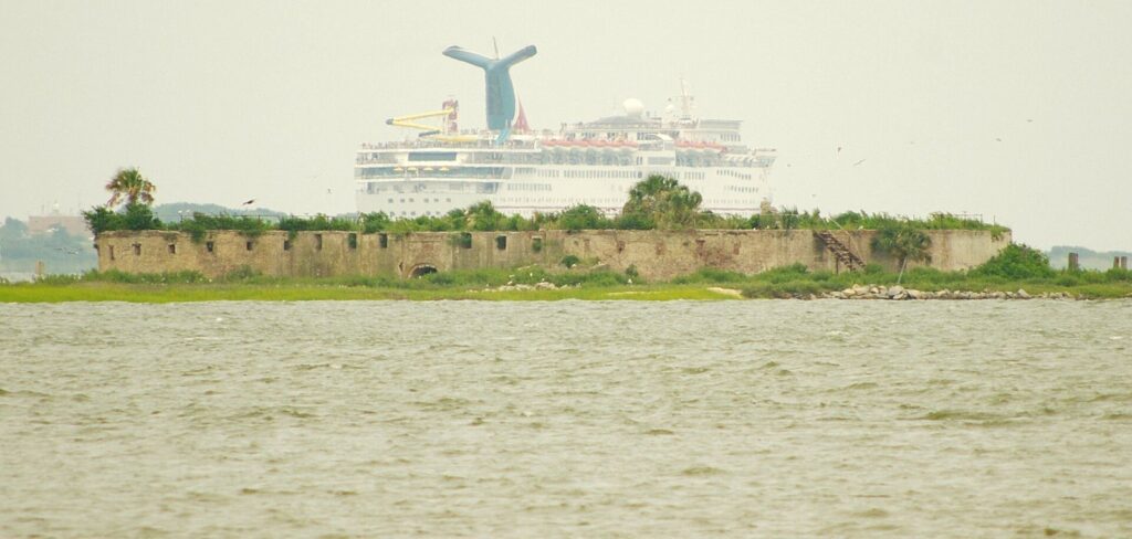 Castle Pinckney: A Coastal Fort in Charleston Harbor 1 Castle Pinckney