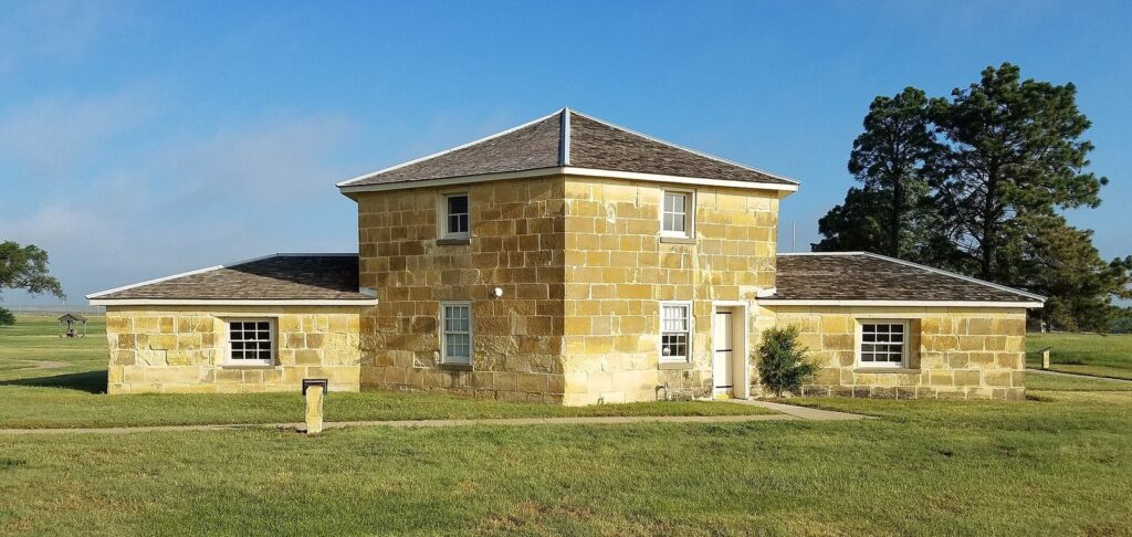 Fort Hays: A U.S. Army Post in Kansas 2 Fort Hays