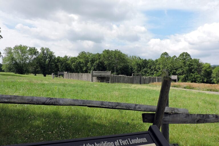 Fort Loudoun: A Pennsylvania Frontier Fort