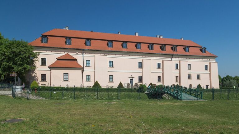 Niepołomice Castle: A Royal Hunting Retreat in Poland