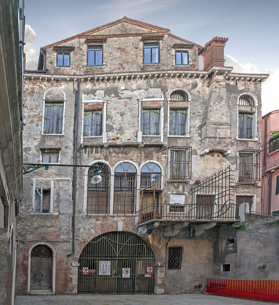 Ca' da Mosto: A Venetian-Byzantine Palace and Merchant House on the Grand Canal 1 Ca' da Mosto