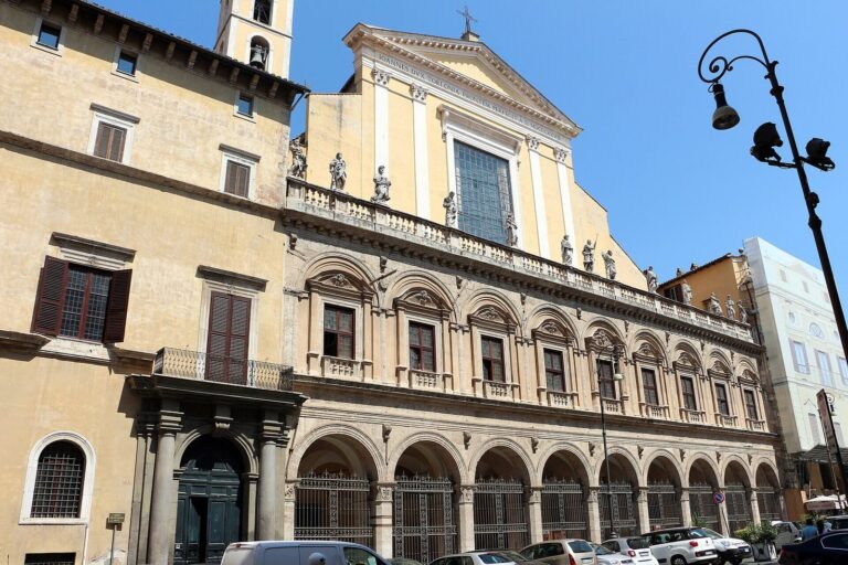 Palazzo Colonna: A Baroque Palace and Art Museum in Rome