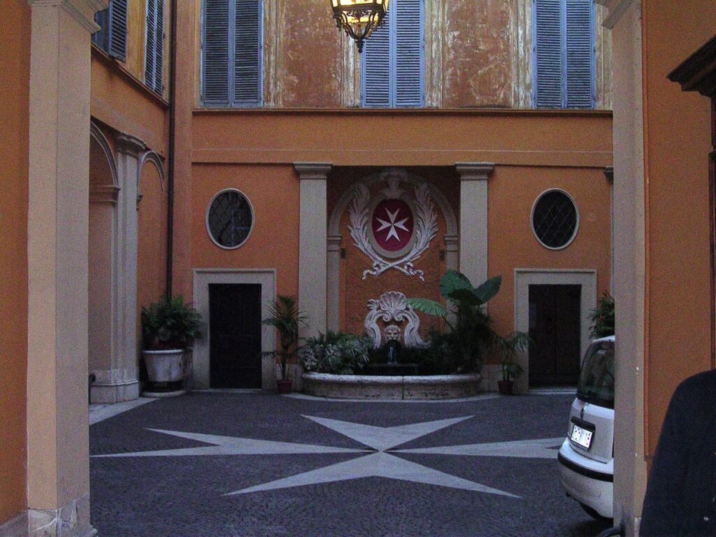 Magistral Palace: Headquarters of the Sovereign Military Order of Malta in Rome 2 Magistral Palace