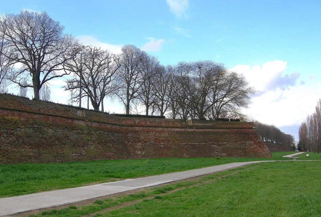 Walls of Ferrara: The City's Historic Defensive Circuit 1 Walls of Ferrara