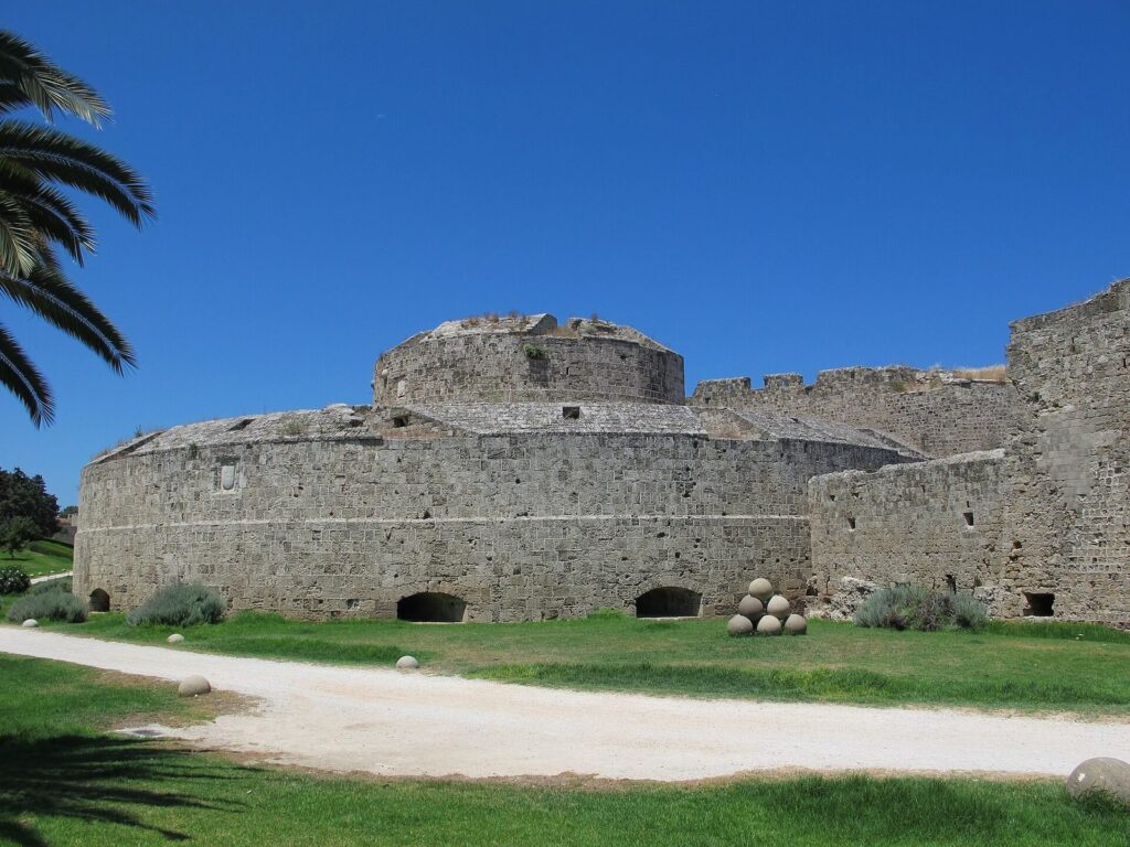Fortifications of Rhodes: The Medieval City’s Defensive System 1 Fortifications of Rhodes