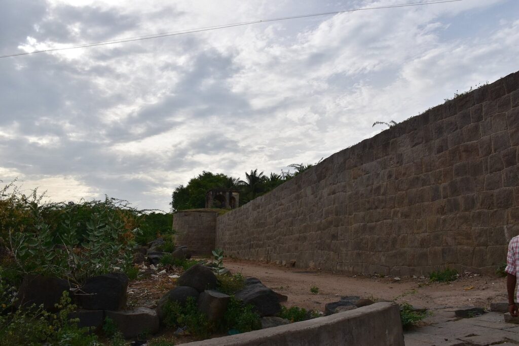 Attur Fort: A Seventeenth-Century Military Stronghold in India 3 Attur Fort