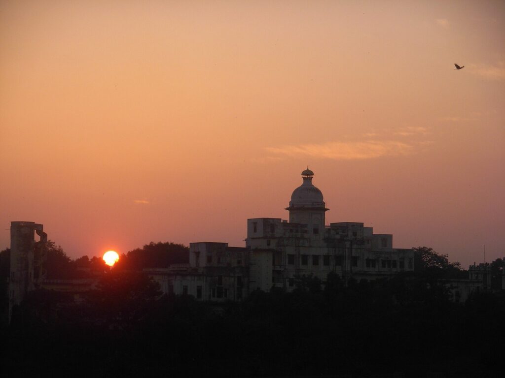 Chattar Manzil: A Palace of Awadh’s Rulers 1 Chattar Manzil