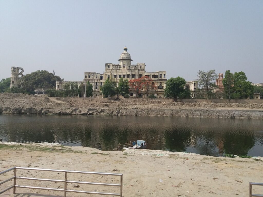 Chattar Manzil: A Palace of Awadh’s Rulers 3 Chattar Manzil