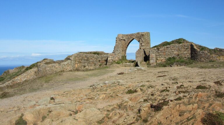 Grosnez Castle: A 14th-Century Coastal Refuge in Jersey