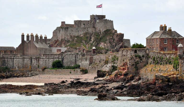 Elizabeth Castle: A Coastal Fortress in Jersey