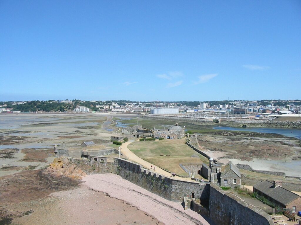 Elizabeth Castle: A Coastal Fortress in Jersey 2 Elizabeth Castle