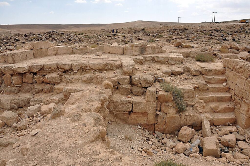 Betthorus: A Roman Legionary Fortress in Jordan 2 Betthorus