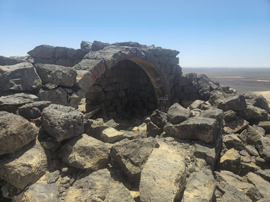 Qasr Usaykhim: A Probable Roman Frontier Fortlet in Jordan 3 Qasr Usaykhim