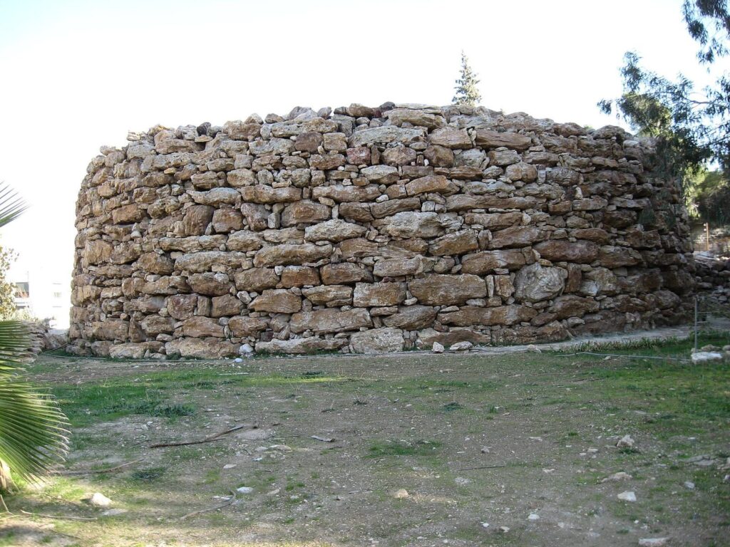 Rujm al-Malfouf Watchtower: A Circular Tower in Amman 1 Watchtower in Rujm Al-Malfouf