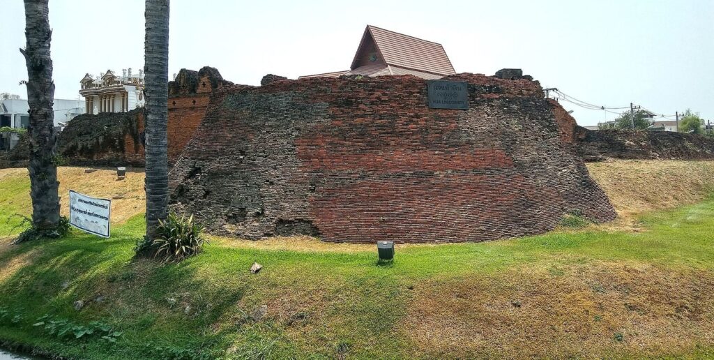 Chiang Mai City Wall: Fortifications of the Lan Na Capital 1 Chiang Mai city wall