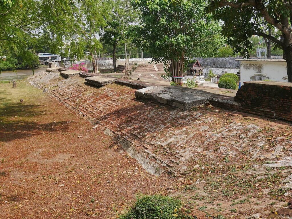 Phi Suea Samut Fort