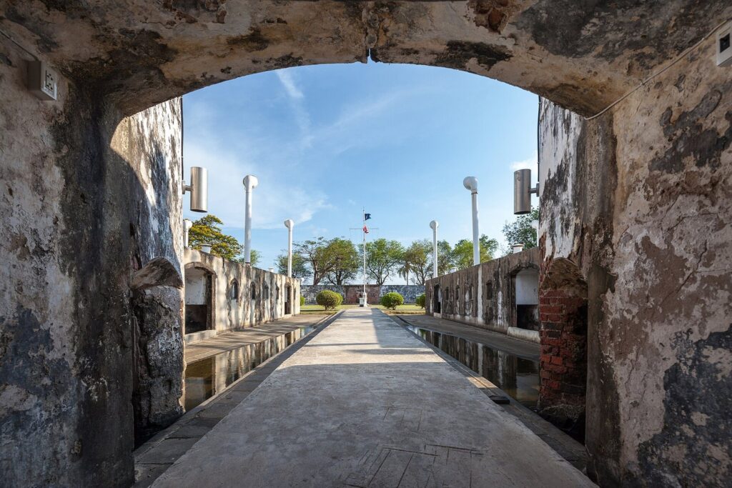 Phi Suea Samut Fort