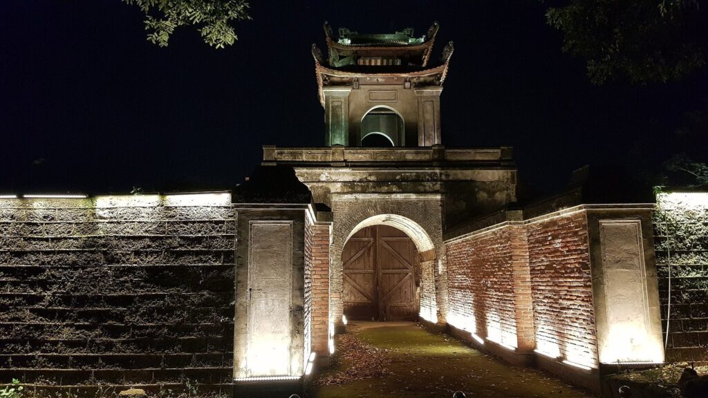 Citadel of Vinh: A Nguyễn-Era Administrative and Military Stronghold in Vietnam 1 Citadel of Vinh