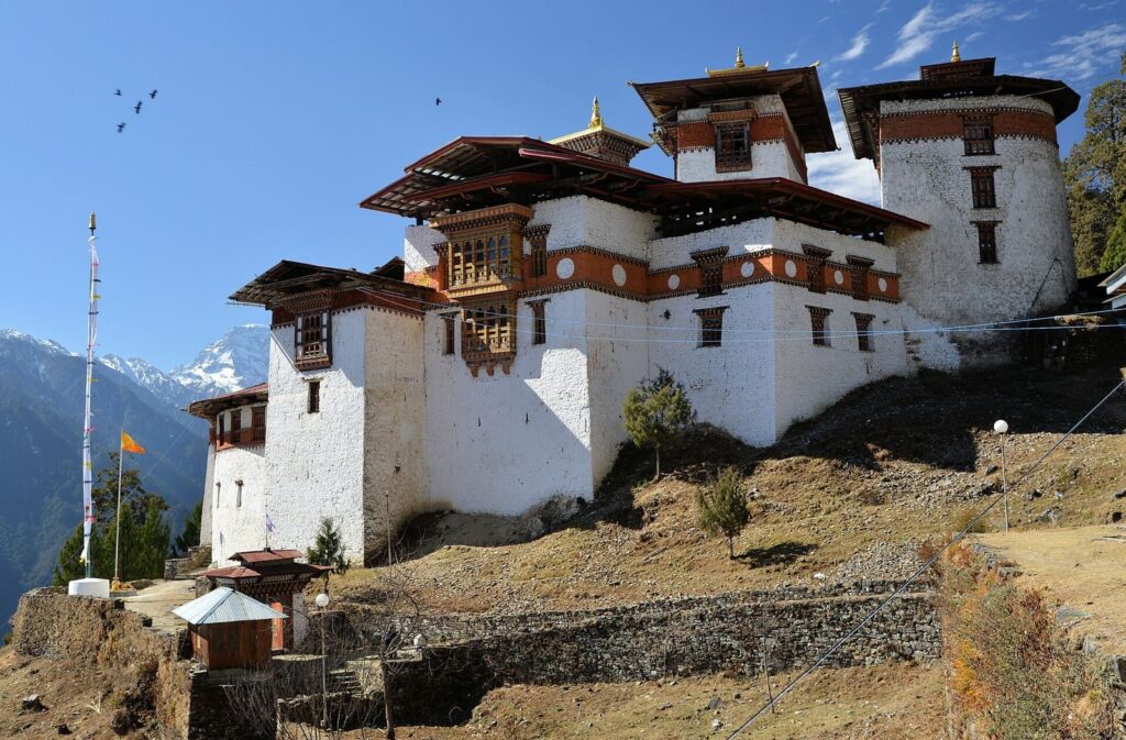 Gasa Dzong: A Bhutanese Fortress-Monastery and Administrative Center 2 Gasa Dzong