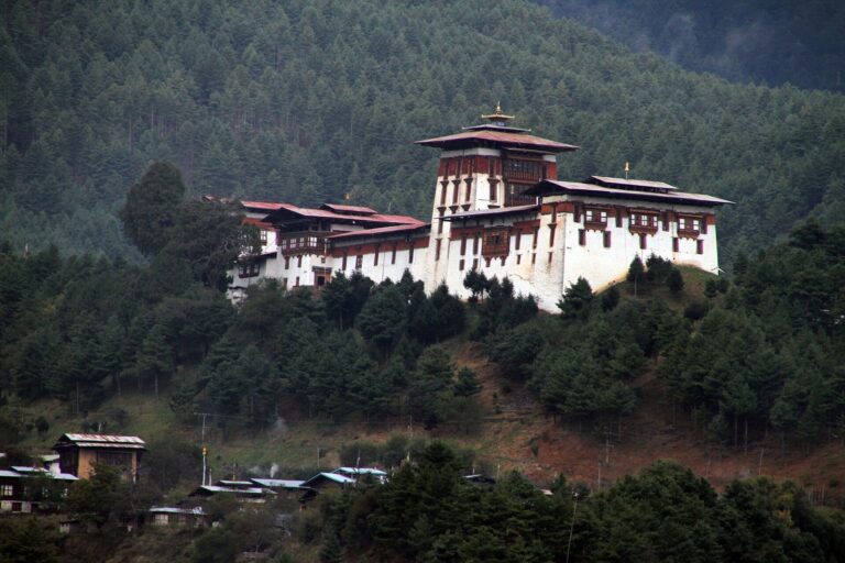 Jakar Dzong: A Bhutanese Religious and Defensive Complex