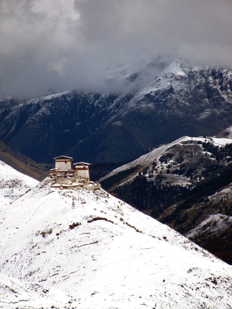 Lingzhi Yügyal Dzong: A Bhutanese Frontier Monastery and Administrative Complex