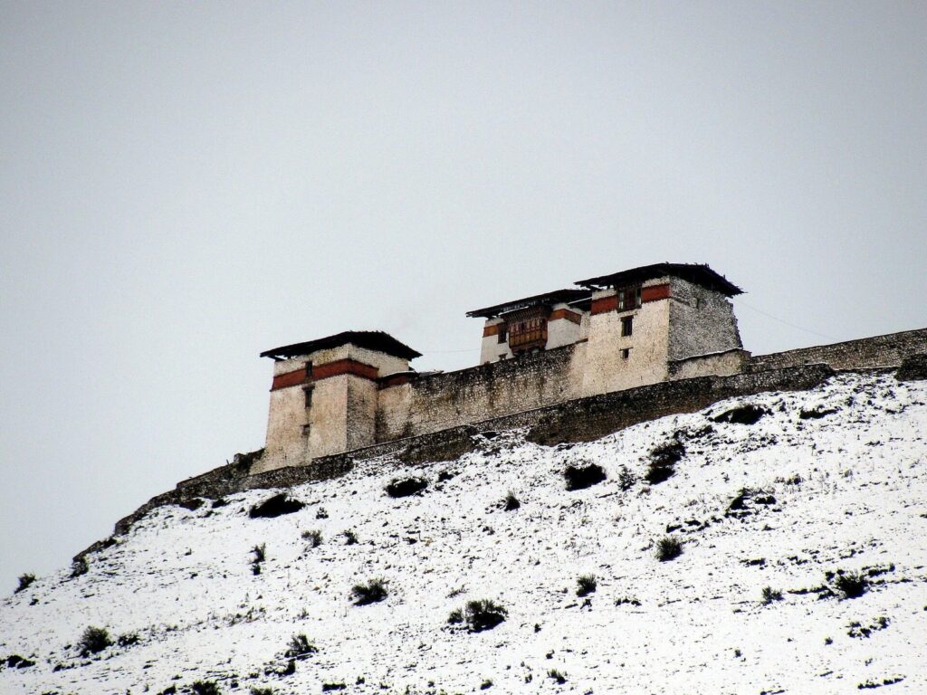 Lingzhi Yügyal Dzong: A Bhutanese Frontier Monastery and Administrative Complex 2 Lingzhi Yügyal Dzong