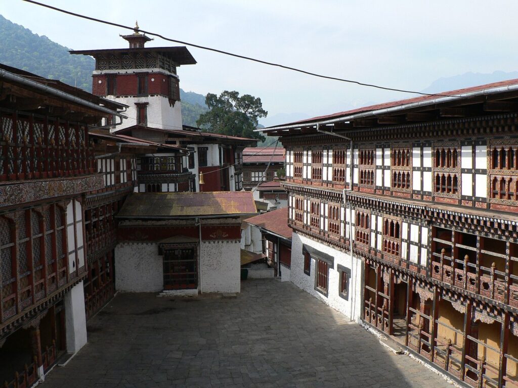 Trongsa Dzong: Bhutan’s Fortified Religious and Administrative Complex 2 Trongsa Dzong