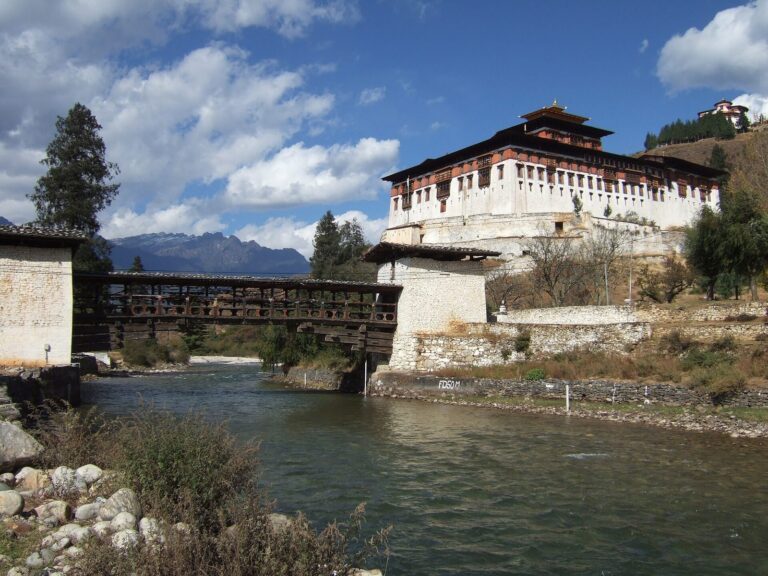 Rinpung Dzong: Bhutanese Fortress-Monastery and Administrative Center