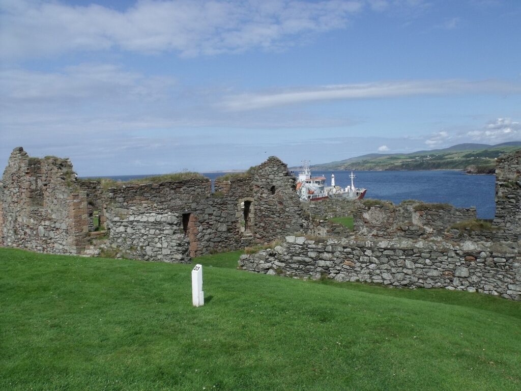 Peel Castle: A Norse Royal Residence and Fortress on the Isle of Man 3 Peel Castle