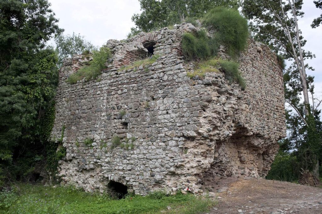 Anastasiopolis: A Fortified Settlement in Greece 1 Anastasiopolis