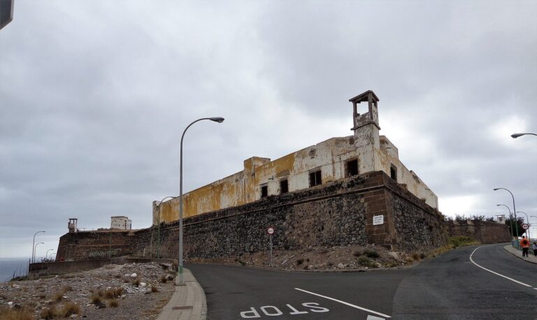 San Francisco Castle: A Spanish Fortress in Las Palmas de Gran Canaria