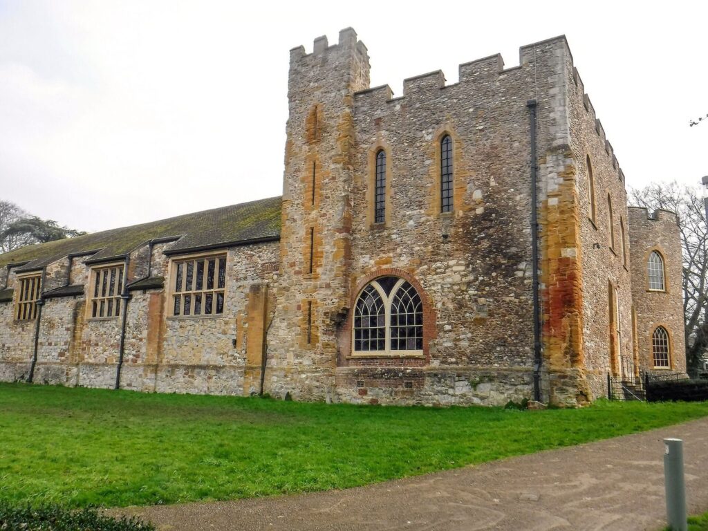 Taunton Castle: A Norman Stronghold and Episcopal Fortress 1 Taunton Castle