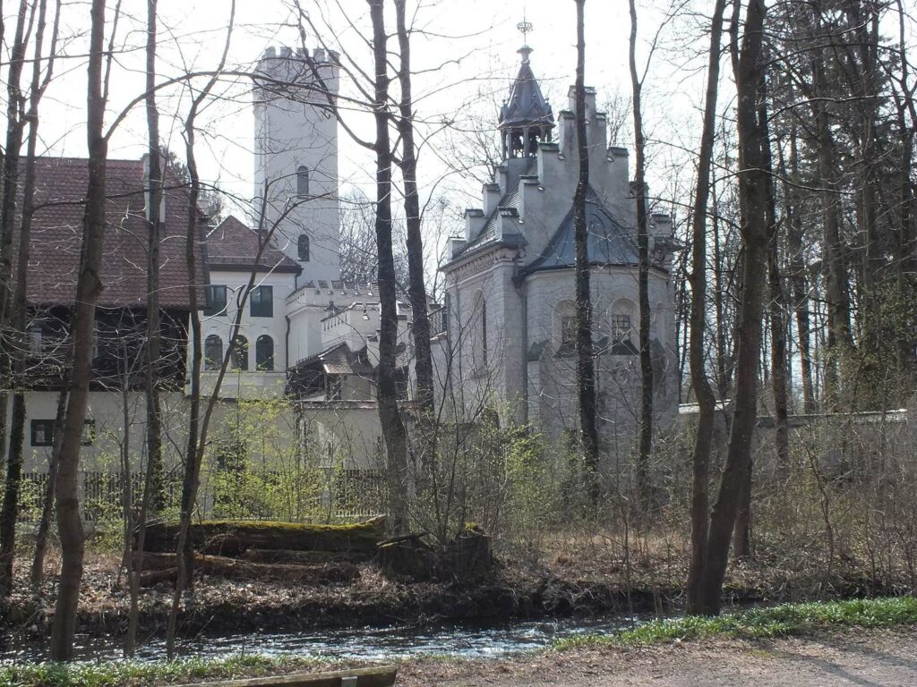 Gilmer Castle: A Historic Estate in Germany 1 Gilmer Schloss