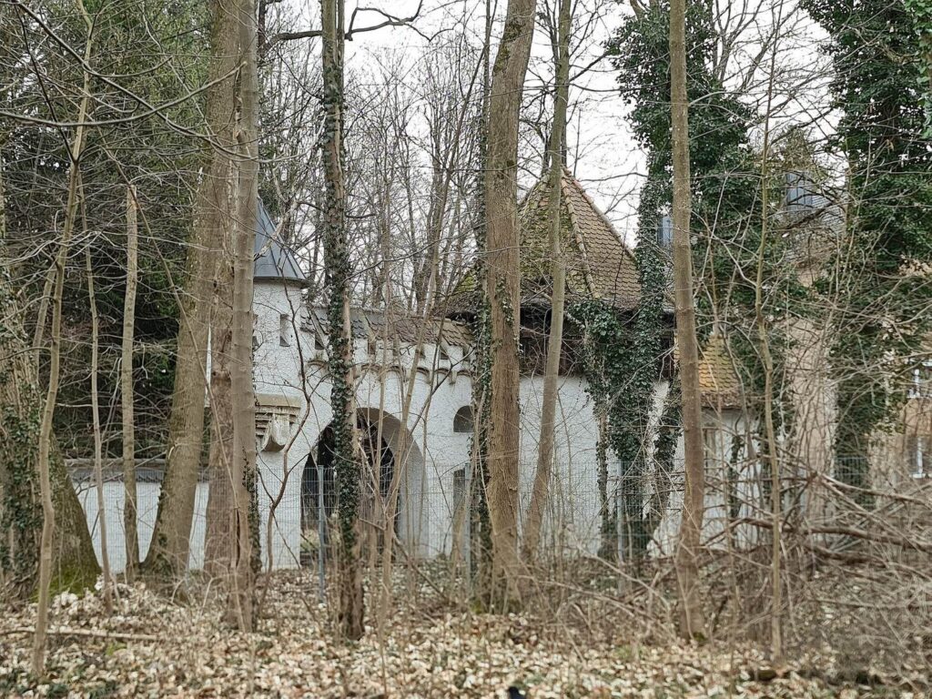 Gilmer Castle: A Historic Estate in Germany 2 Gilmer Schloss