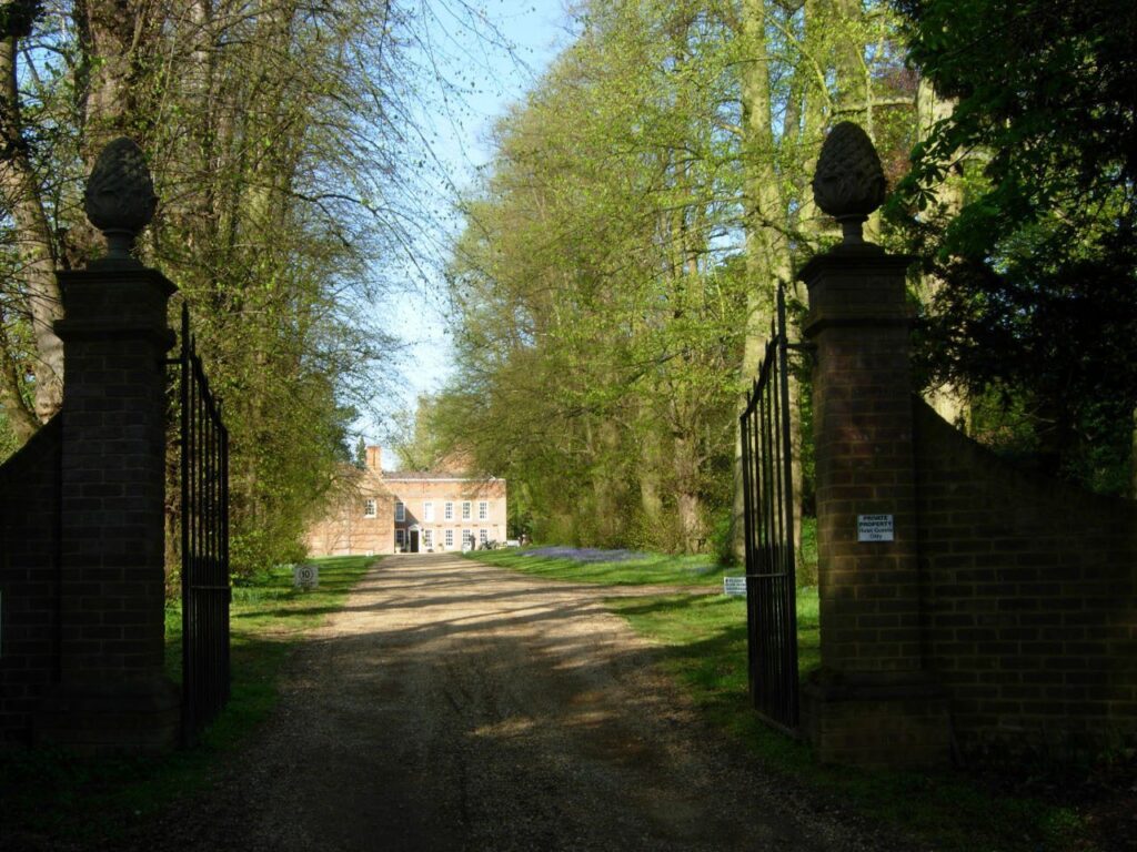 Flitwick Manor: A Country House in Bedfordshire 2 Flitwick Manor