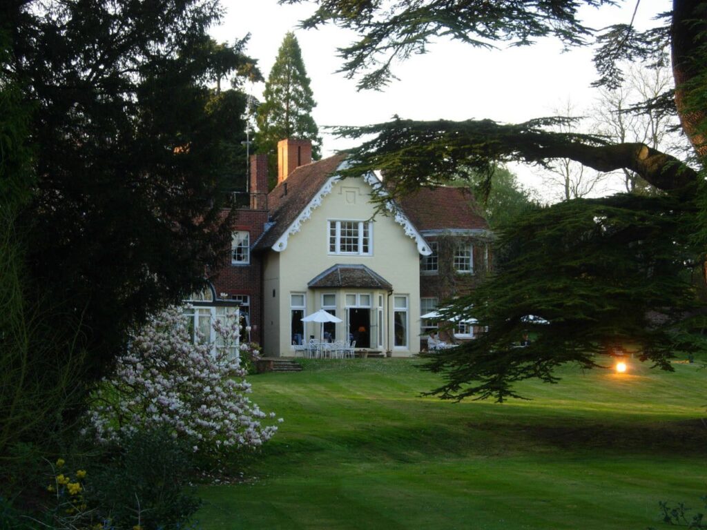 Flitwick Manor: A Country House in Bedfordshire 4 Flitwick Manor
