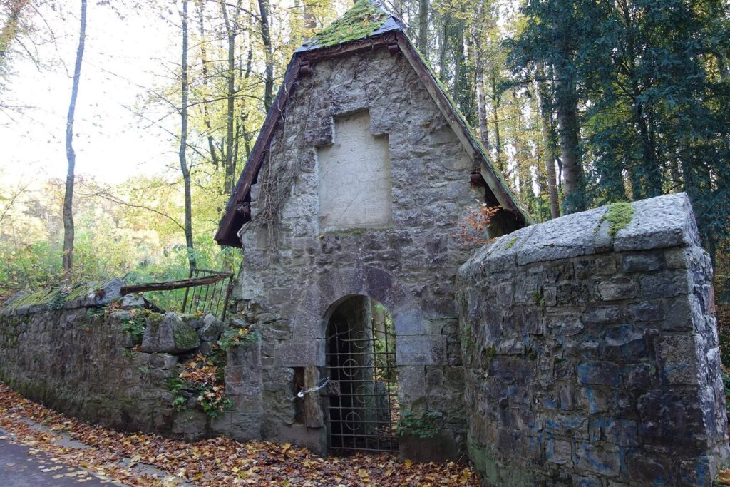 Castle Eyneburg: A Medieval Hilltop Stronghold in Belgium 2 Castle Eyneburg