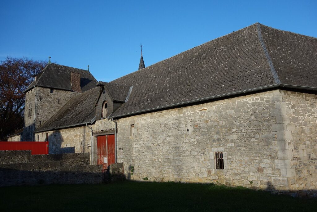 Castle Eyneburg: A Medieval Hilltop Stronghold in Belgium 3 Castle Eyneburg