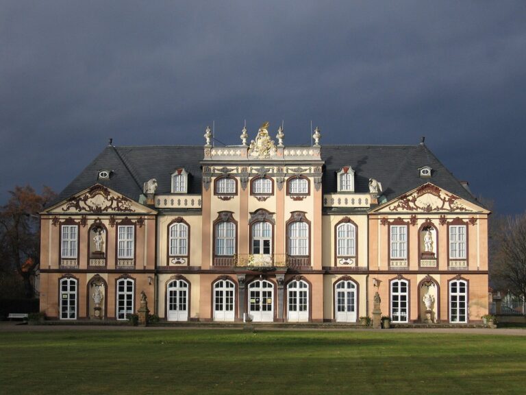 Molsdorf Palace: A Baroque Residence in Erfurt, Germany