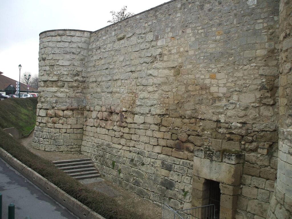 Château de Beaumont-sur-Oise: A Castle Guarding the Oise Crossing 2 Château de Beaumont-sur-Oise