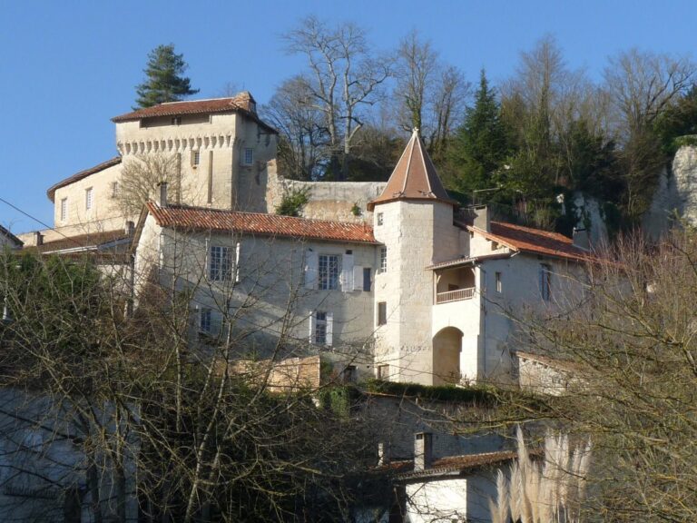 Aubeterre-sur-Dronne Castle: A Medieval Fortress in France
