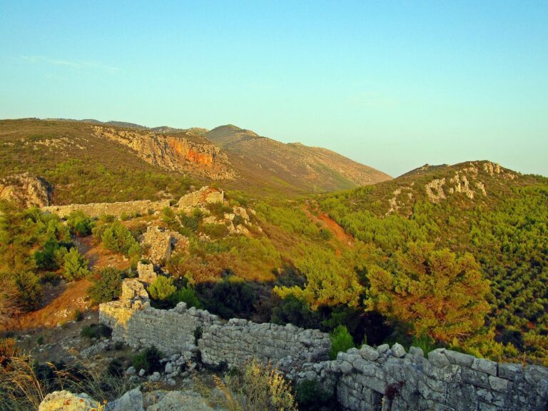 Samiko: An Ancient Triphylian City and Sanctuary in Greece