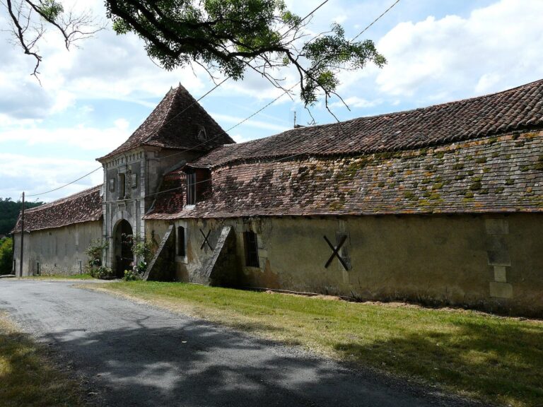Segonzac Castle: A Medieval Noble Manor in France
