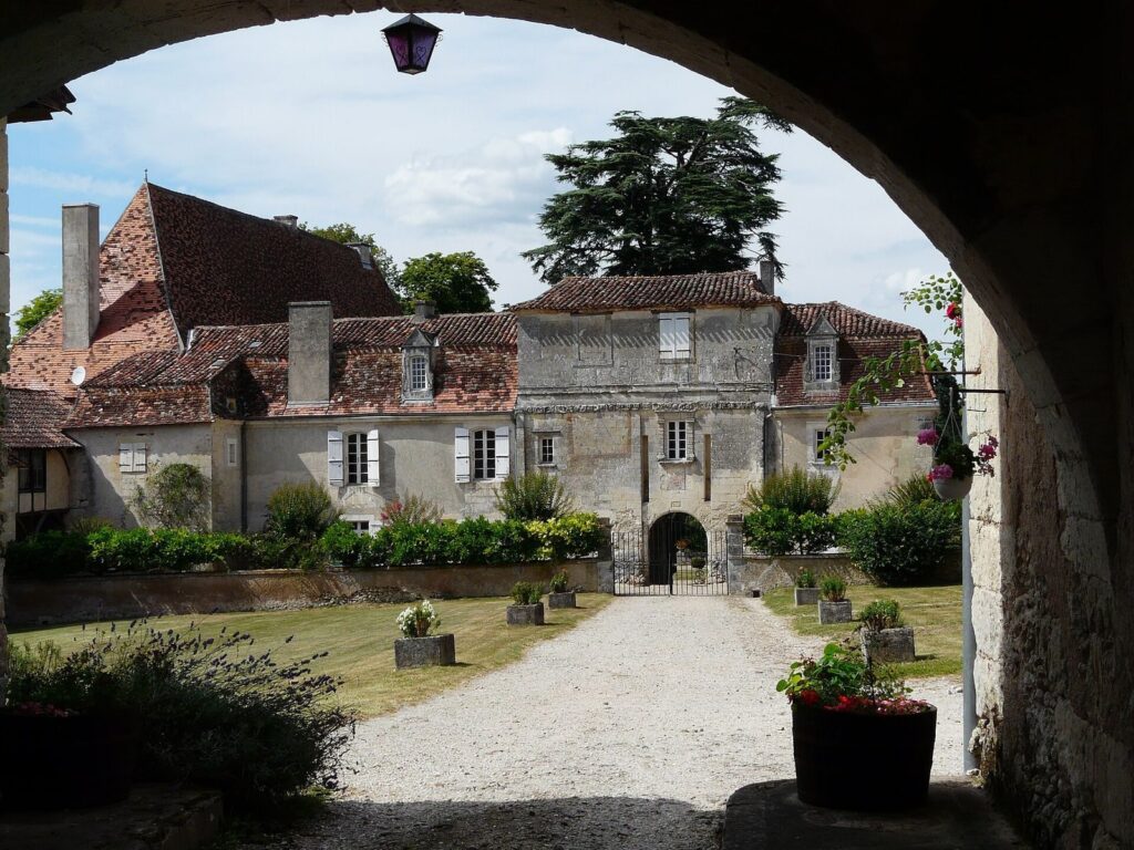 Segonzac Castle: A Medieval Noble Manor in France 2 Château de Segonzac