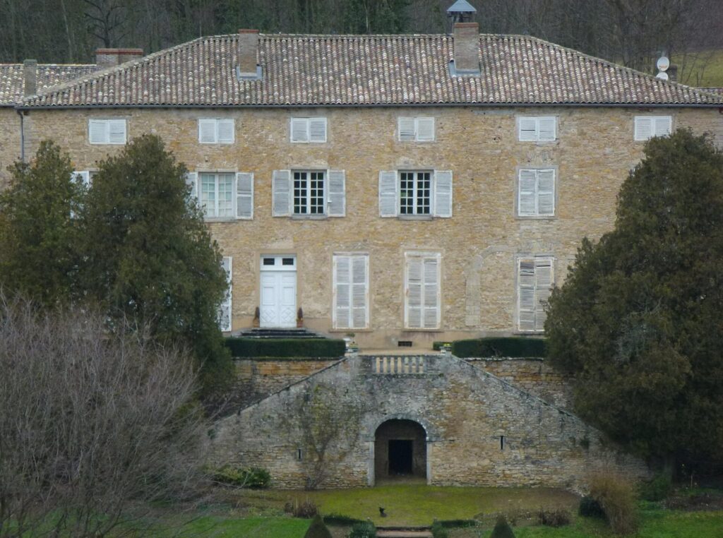 Saint-André du Coing Castle: A Sixteenth-Century Residence in France 2 Château de Saint-André du Coing