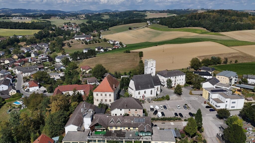 Castle in Arbing: A Medieval Hill Castle and Later Palace in Austria 2 Castle in Arbing