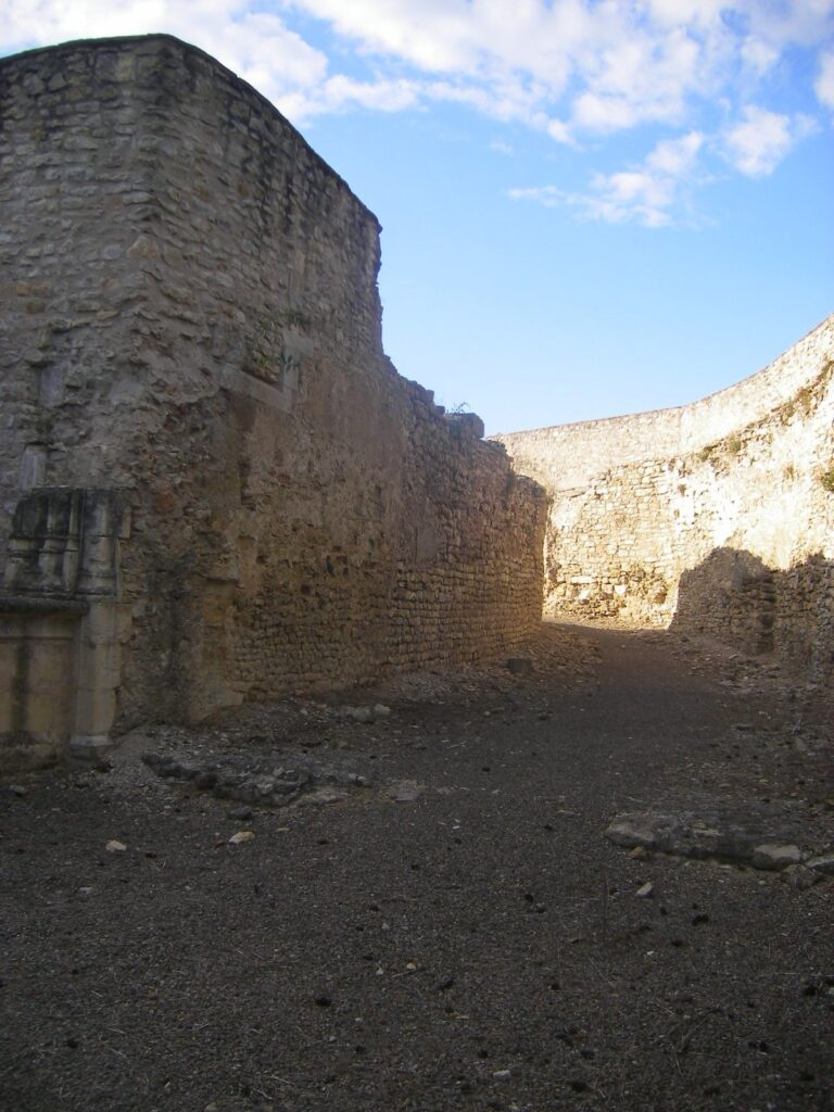 Château de Decize: A Fortified Residence of the Counts of Nevers 3 Chateau de Decize