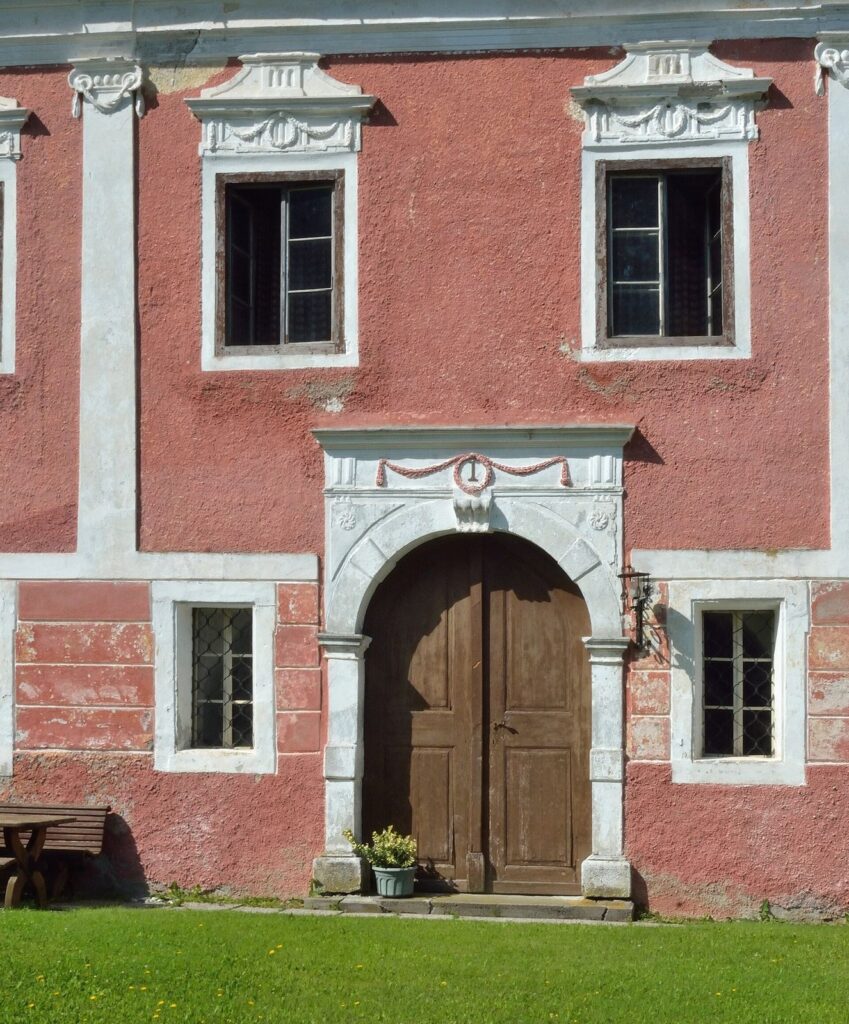 Raggnitz Castle: A Noble Residence in Austria 3 Schloss Raggnitz
