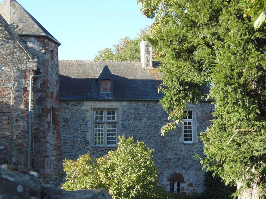 Mesnil Vitey Manor: A Fortified Residence in France 2 Manoir du Mesnil Vitey