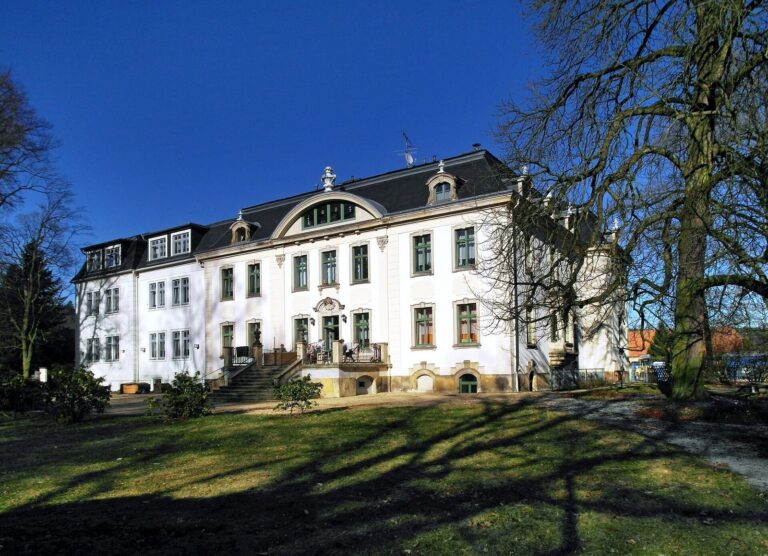 Friedersdorf Castle: A Neo-Baroque Manor House in Saxony
